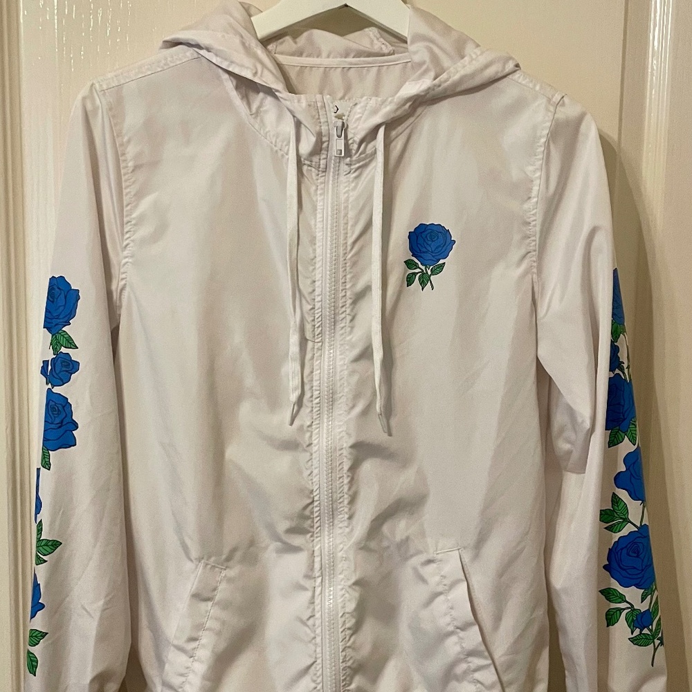 EMPYRE Blue Rose Floral Lightweight Windbreaker Hooded White Small